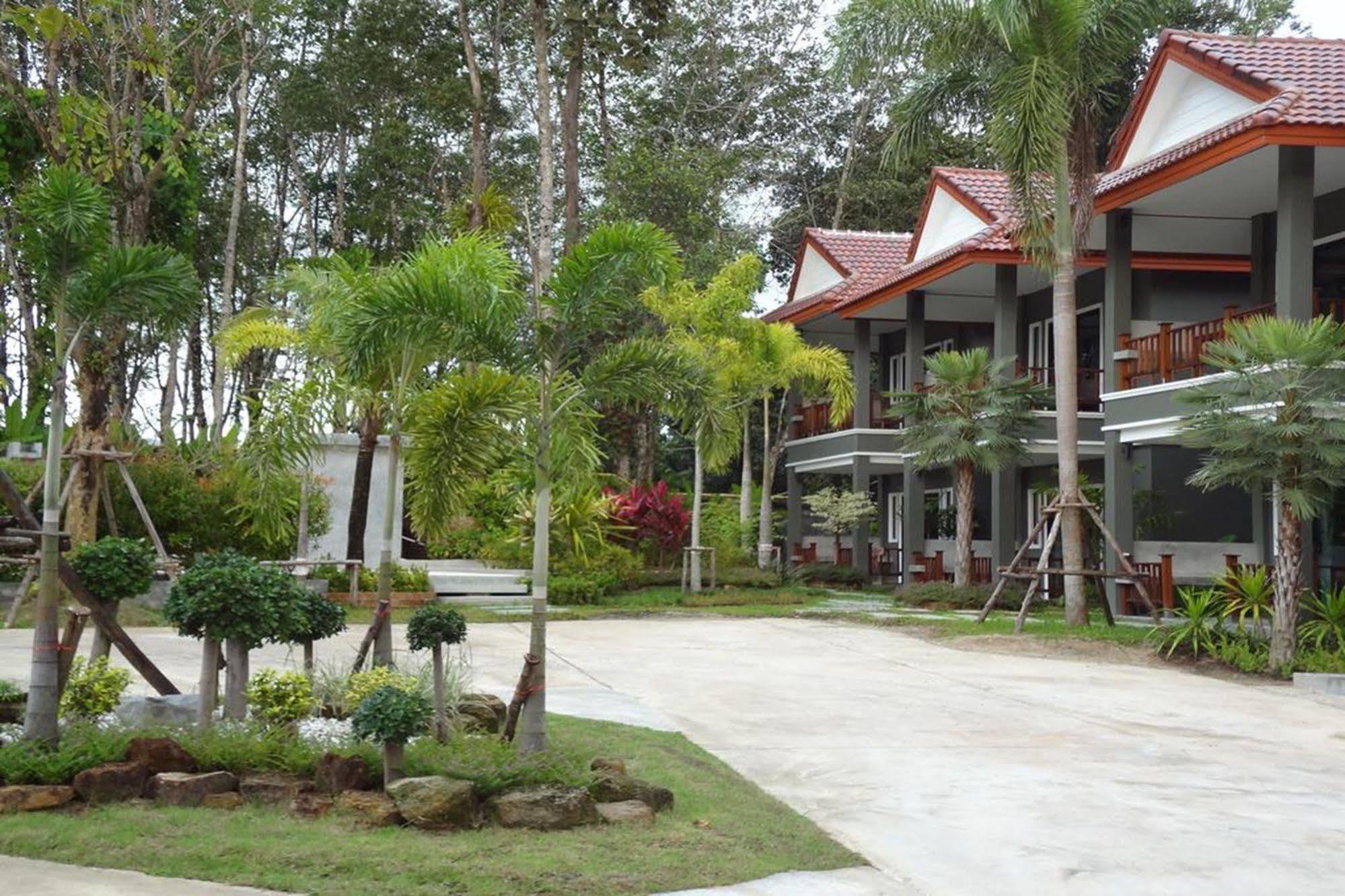 Курортный комплекс Khaolak Yama - Sha 3*